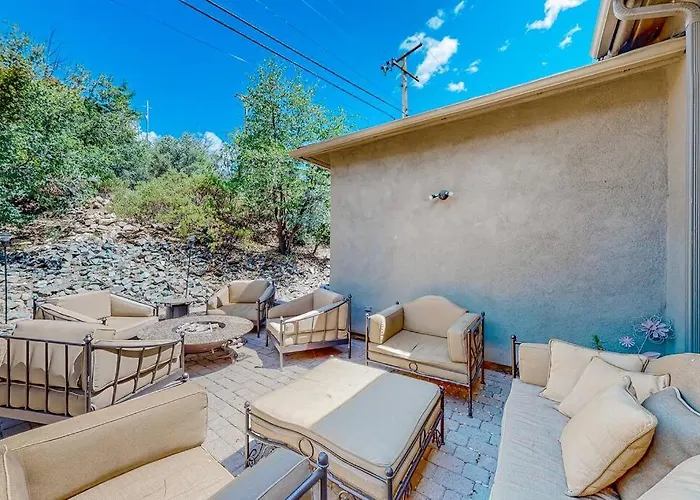 Elegant Among The Pines-views, Near Downtown Holiday home Prescott